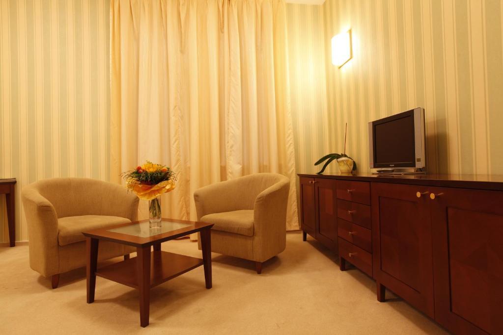 Hotel Sandor Pavillon بييشتِني الغرفة الصورة