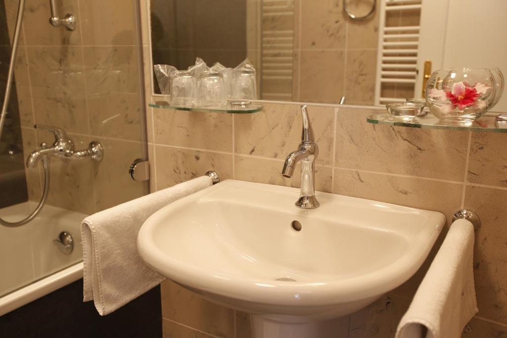 Hotel Sandor Pavillon بييشتِني الغرفة الصورة