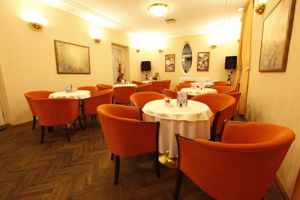 Hotel Sandor Pavillon بييشتِني المظهر الخارجي الصورة